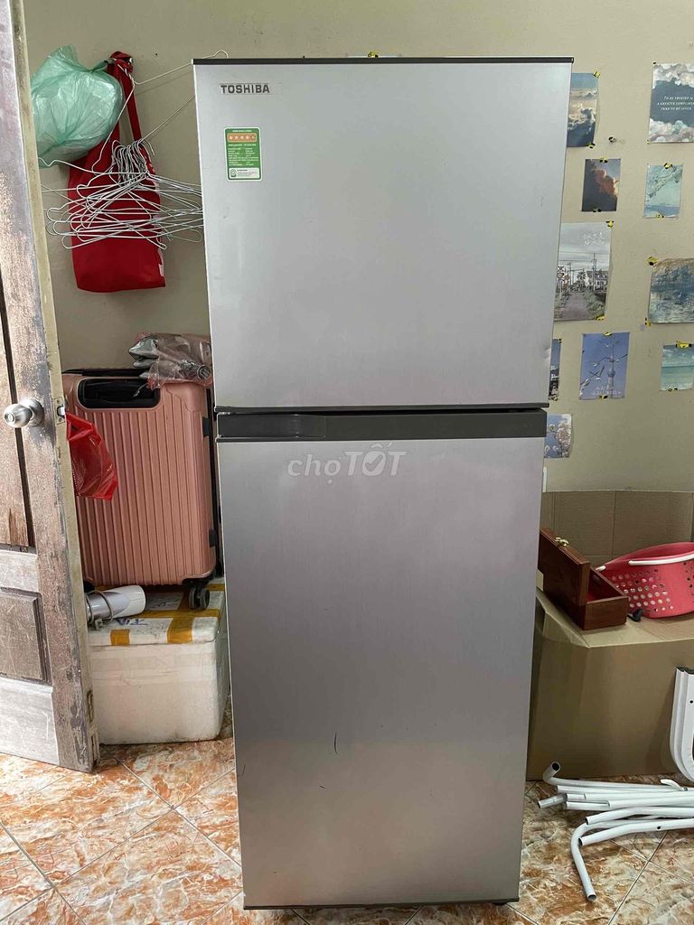 Tủ lạnh Toshiba 226L Bạc. Mua bán Tủ lạnh tại Quận Hoàn Kiếm Hà Nội được đăng bởi Anh Doan hình 1