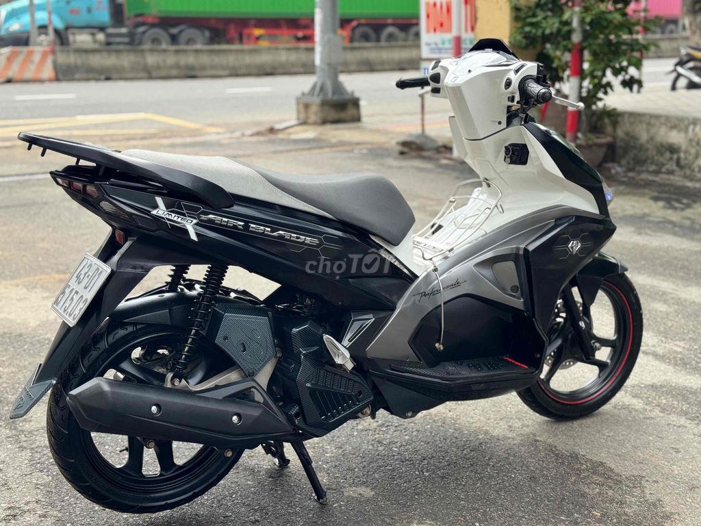 Honda Air Blade чёрно-белый
