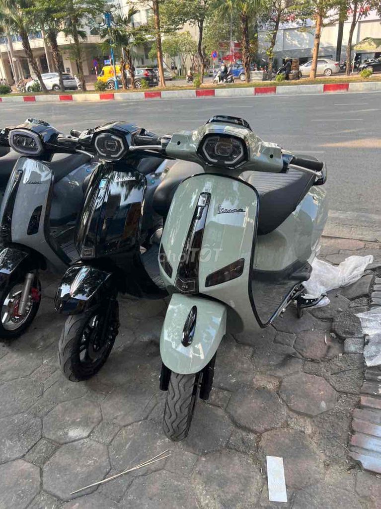 Xe điện Vespa xám đèn vuông đủ giấy tờ. Mua bán Xe điện tại Quận Cầu Giấy Hà Nội được đăng bởi Xe Điện Uy Tín  hình 6