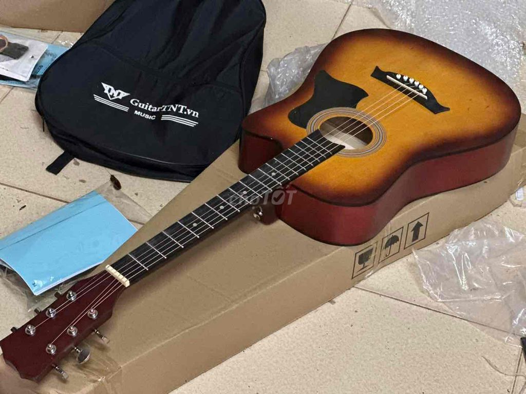 Đàn Guitar TNT Người mới bắt đầu Nhiều màu. Mua bán Nhạc cụ tại Quận Hà Đông Hà Nội được đăng bởi Leo hình 1