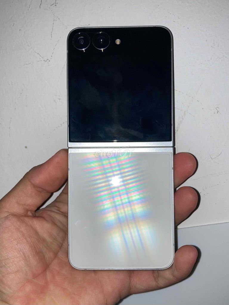 Samsung Galaxy Z Flip7 FE 128GB Trắng 99%. Mua bán Điện thoại tại Huyện Châu Thành An Giang được đăng bởi Tín Nguyễn hình 1