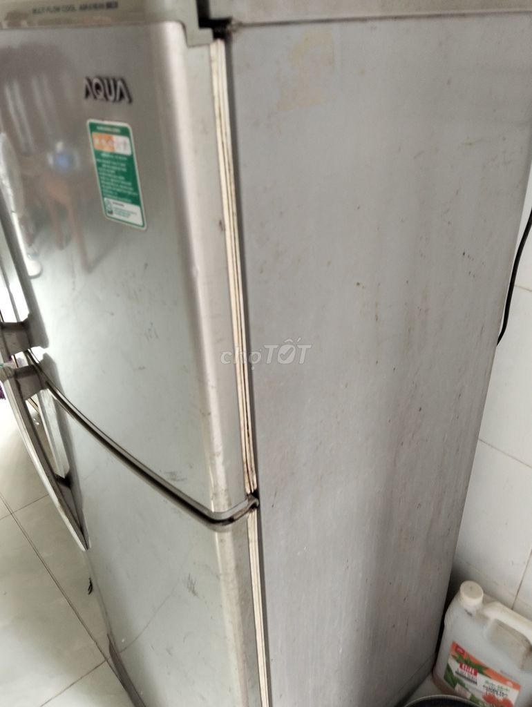 Tủ lạnh Aqua 180 Lít Bạc. Mua bán Tủ lạnh tại Huyện Trảng Bom Đồng Nai được đăng bởi Chien hình 1
