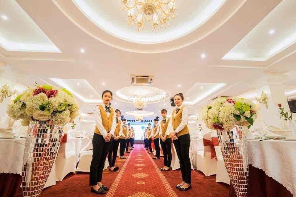 PHỤC VỤ TIỆC CƯỚI LƯƠNG LIỀN. Việc làm Nhân viên phục vụ tại Quận Tân Phú Tp Hồ Chí Minh được đăng bởi Phạm Giang hình 1