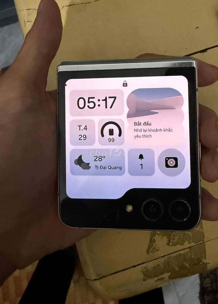 Samsung Z Flip 5 Xám. Mua bán Điện thoại tại Quận Ngũ Hành Sơn Đà Nẵng được đăng bởi nhu hình 1