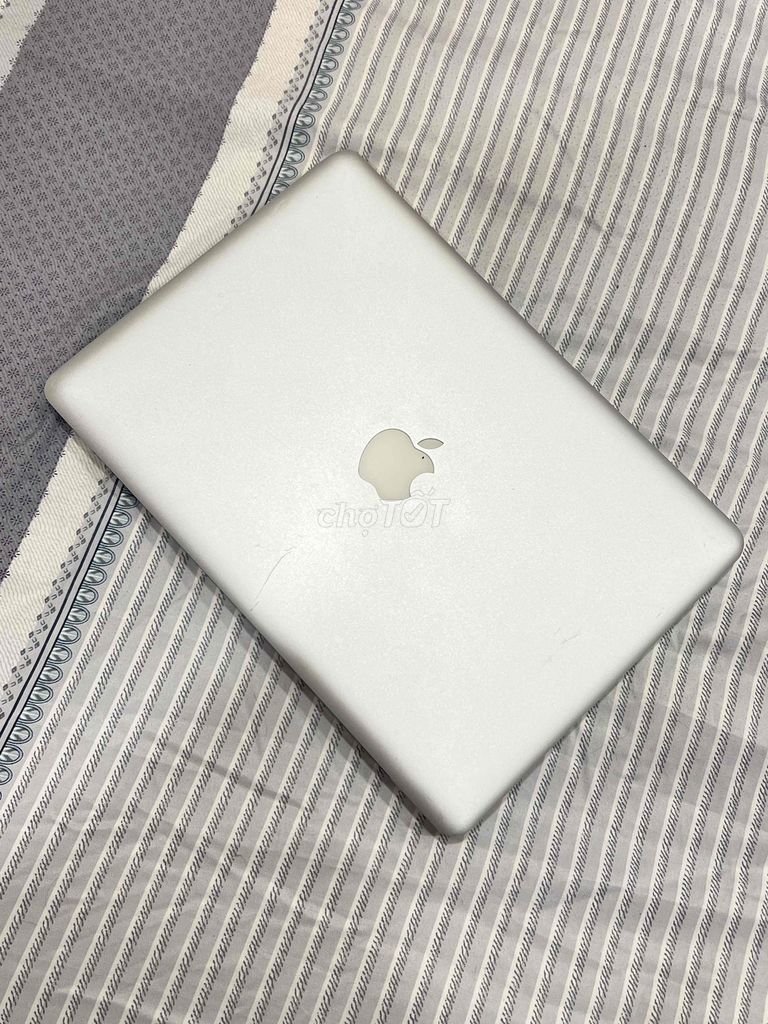 MacBook Pro 13in Core i5, ram 8g, ssd 128g