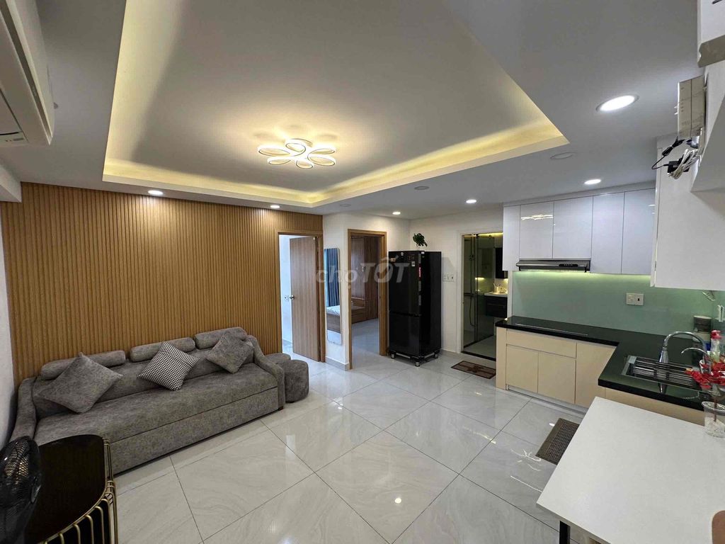 Bán căn hộ Miếu nổi Tầng trung 2pn 1wc bancon full nội thất giá 4tỷ050