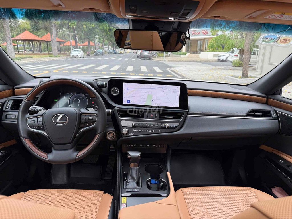 Lexus ES 2023 300H Xăng điện - 21000 km. Mua bán Ô tô tại Quận Gò Vấp Tp Hồ Chí Minh được đăng bởi Tuấn Tài hình 8