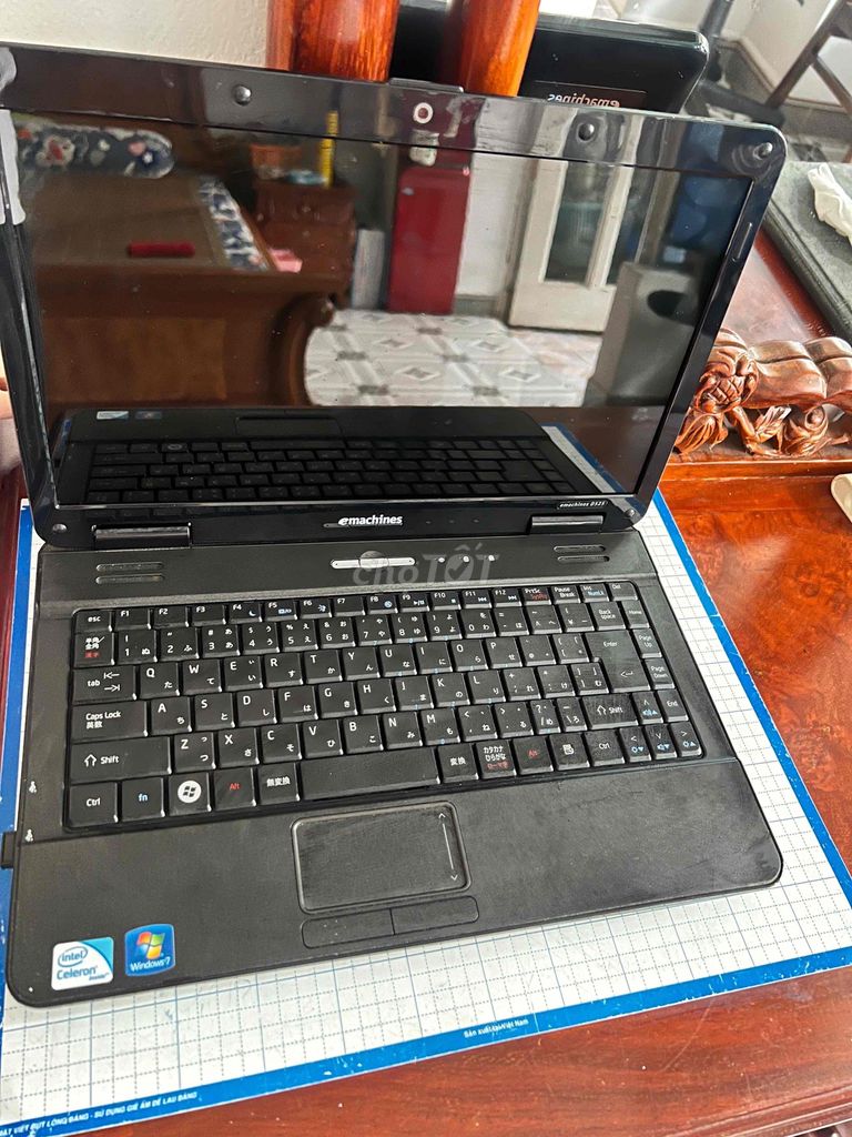 eMachines E525 Intel Celeron Đen. Mua bán Laptop tại Quận Tân Bình Tp Hồ Chí Minh được đăng bởi Gia khang hình 1