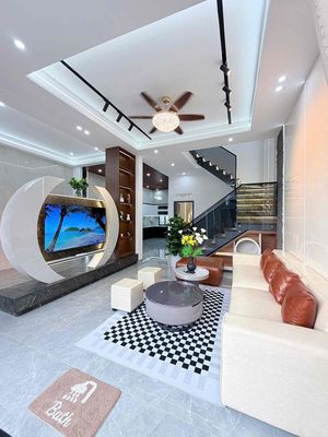 Townhouse 121 m² · 3 bed · Gần Đường 605