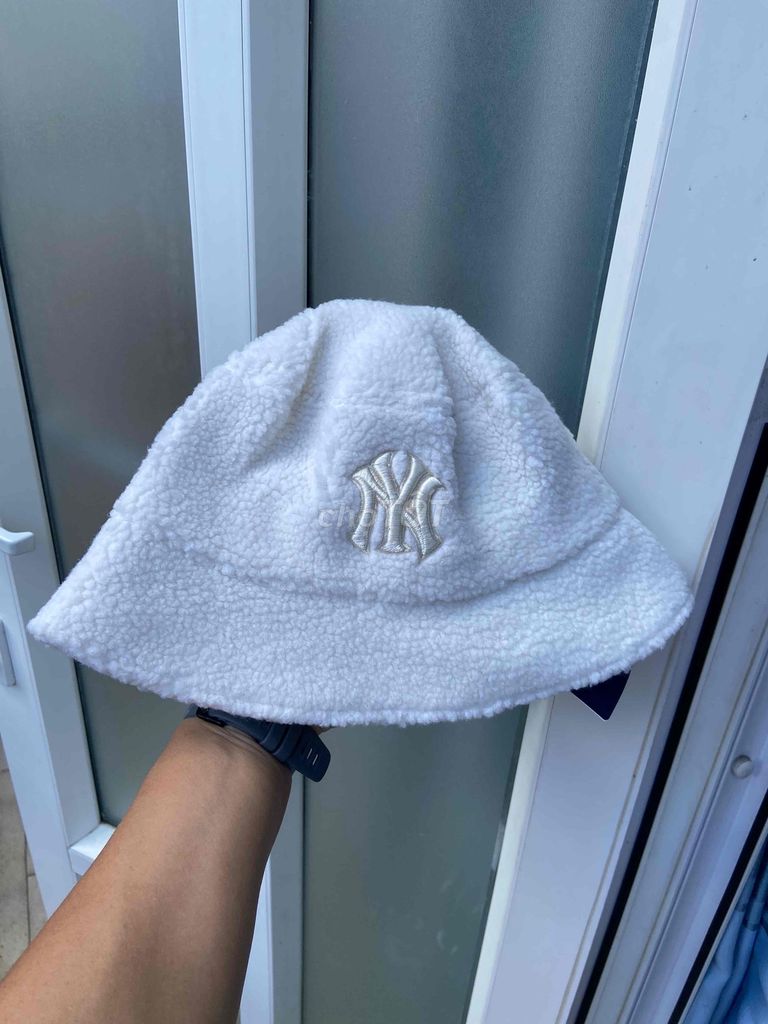 Nón MLB NY Lông Trắng Unisex. Mua bán Phụ kiện thời trang khác tại Quận 6 Tp Hồ Chí Minh được đăng bởi Tiến Thuật hình 1