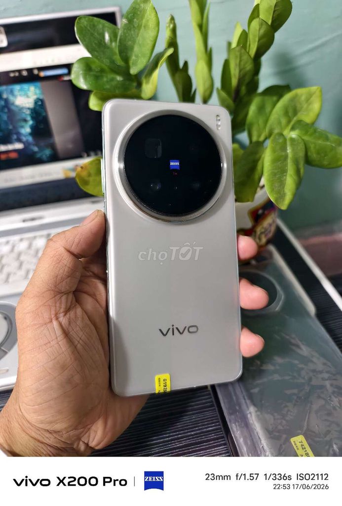 Vivo X200 Pro Dimensity 9400 Bạc. Mua bán Điện thoại tại Thành phố Thủ Đức Tp Hồ Chí Minh được đăng bởi Nguyễn Long Hoàng hình 1