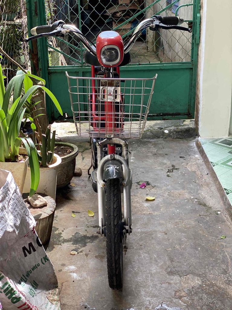 xe đạp điện học sinh đi êm động cơ mạnh. Mua bán Xe điện tại Thành phố Buôn Ma Thuột Đắk Lắk được đăng bởi Nguyễn Minh Tuấn  hình 2