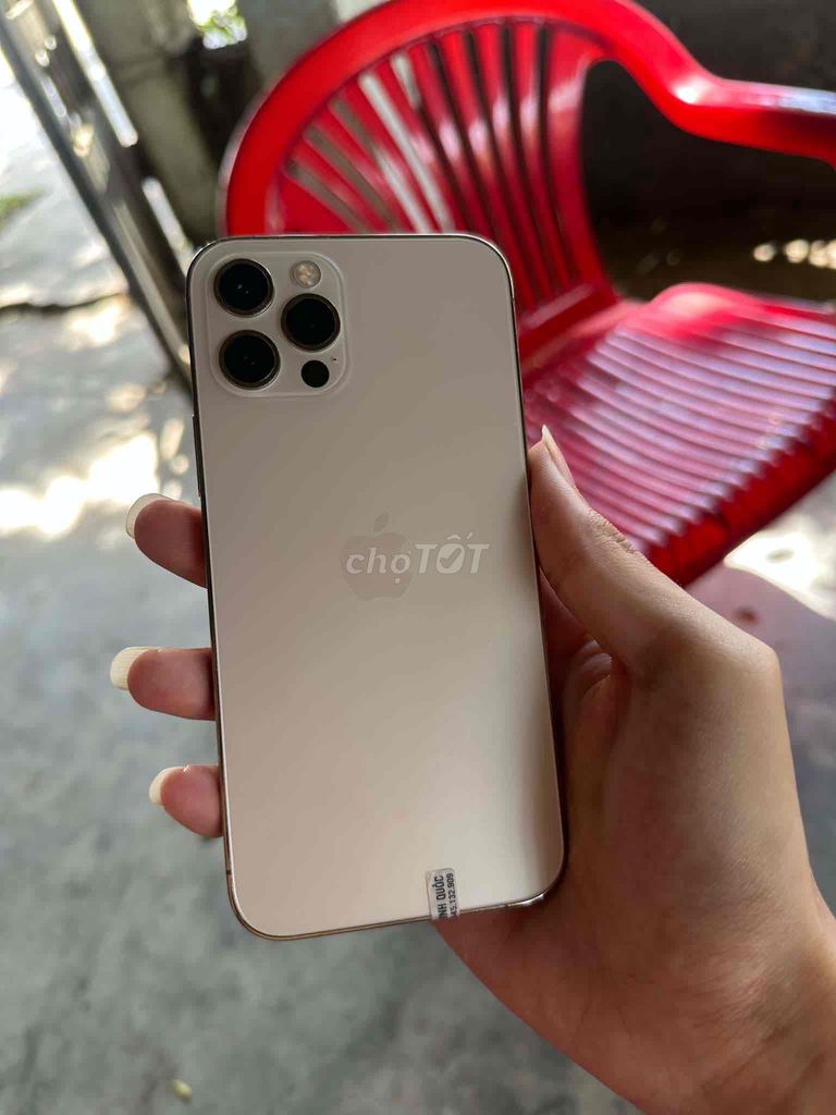 Apple iPhone 12 Pro 128GB Vàng. Mua bán Điện thoại tại Thành phố Huế Thừa Thiên Huế được đăng bởi Ngoc Minh hình 1
