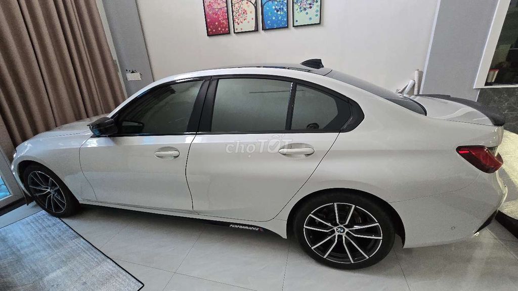 BMW 3 Series 2021 - 28000 km. Mua bán Ô tô tại Quận 12 Tp Hồ Chí Minh được đăng bởi bannhaxinh hình 2