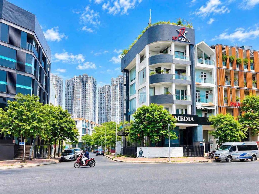CHO THUÊ CĂN GÓC 2 MẶT TIỀN HIM LAM 980m2 - THANG MÁY- 75 Triệu
