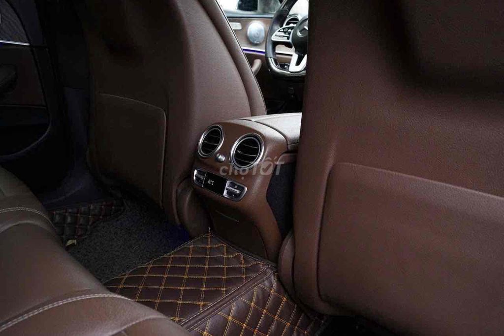E200 2020 up full E63 màu đen nội thất nâu giá tôt. Mua bán Ô tô tại Quận 7 Tp Hồ Chí Minh được đăng bởi Dương Phương hình 12