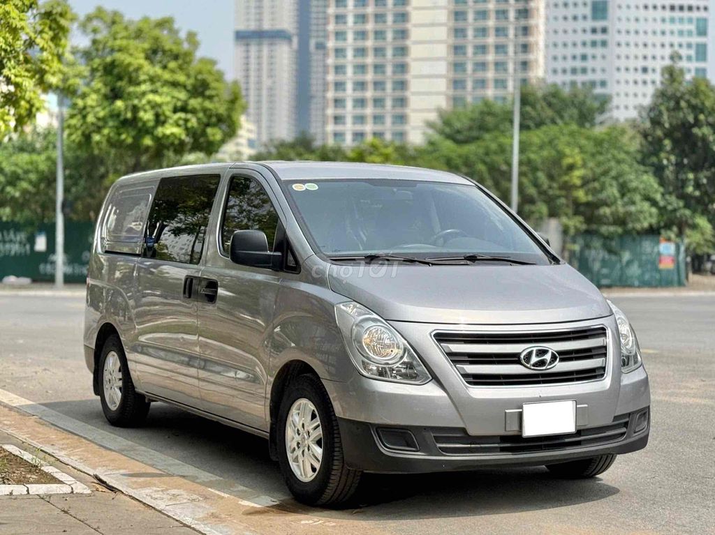Bán gấp xe tài van 6 chỗ máy dầu Hyundai Starex. Mua bán Ô tô tại Quận Bắc Từ Liêm Hà Nội được đăng bởi Tô Văn Tiến hình 2