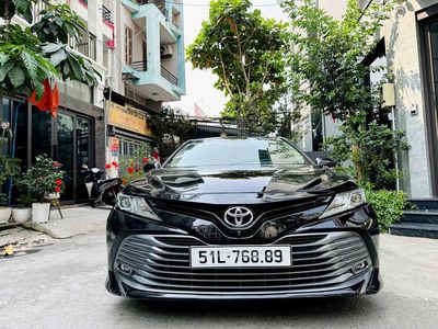 Toyota Camry 2020 2.0G Đen