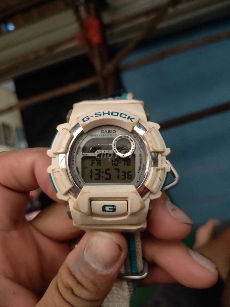 Casio G-SHOCK như hình