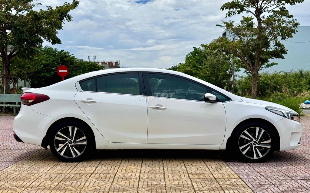 Kia Cerato 2018 1.6 AT Luxury - 81000 km. Mua bán Ô tô tại Quận Cẩm Lệ Đà Nẵng được đăng bởi nguyễn văn khoa hình 7