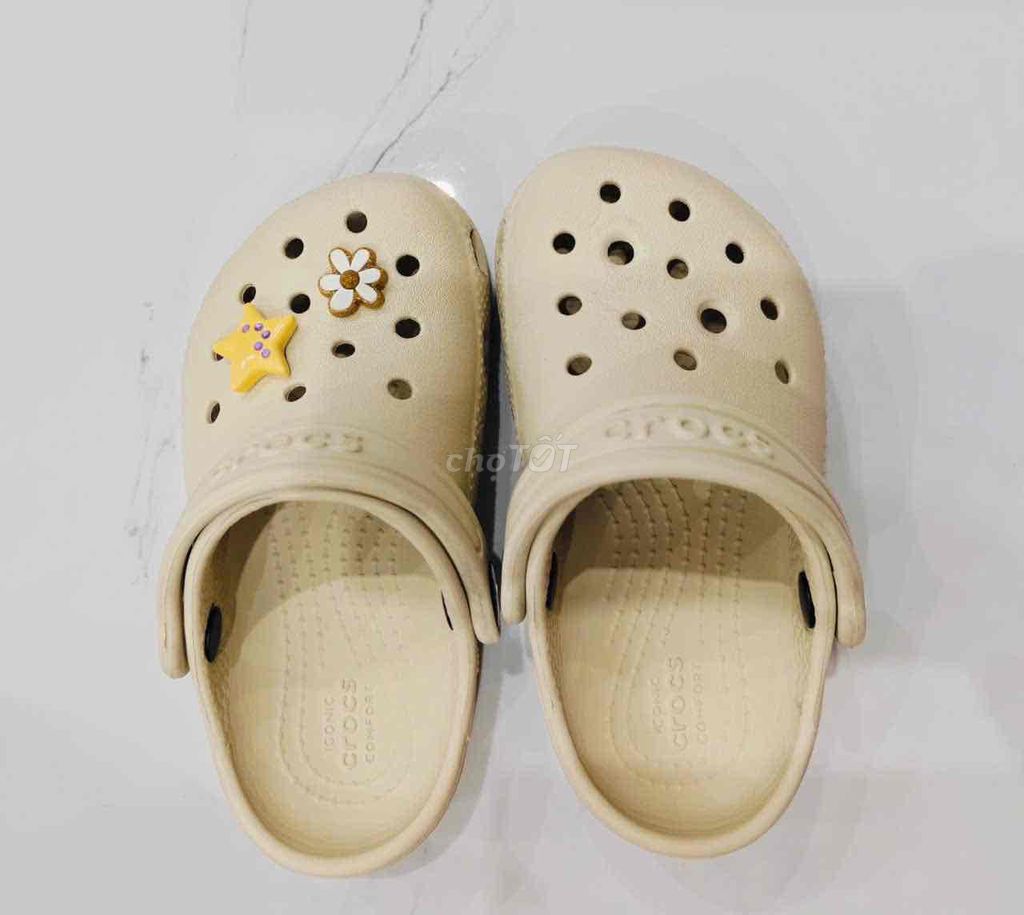 Dép Crocs Kem Nhựa Croslite. Mua bán Giày dép tại Quận Bình Tân Tp Hồ Chí Minh được đăng bởi Tuấn hình 1