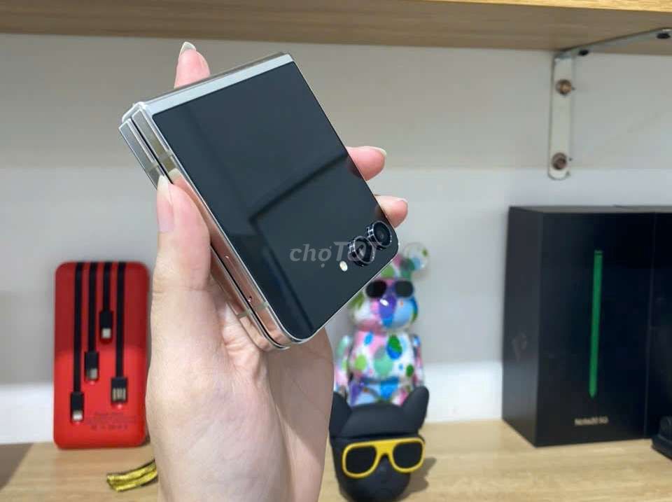 Samsung Galaxy Z Flip5 256gGB góp 0Đ bản V.N. Mua bán Điện thoại tại Quận Gò Vấp Tp Hồ Chí Minh được đăng bởi Minh phương hình 1