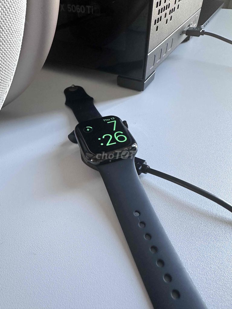 Apple Watch S5 GPS Đen Thép 32GB. Mua bán Thiết bị đeo thông minh tại Quận Hai Bà Trưng Hà Nội được đăng bởi Lucas Nguyen hình 1