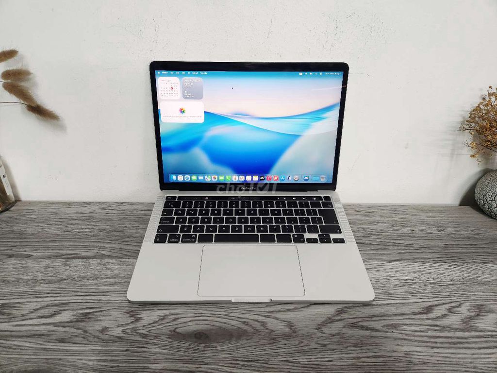 Macbook Pro 2022: M2 / 16G / 512G k lỗi lầm. Mua bán Laptop tại Quận Đống Đa Hà Nội được đăng bởi Cửa hàng công nghệ Brostore hình 1