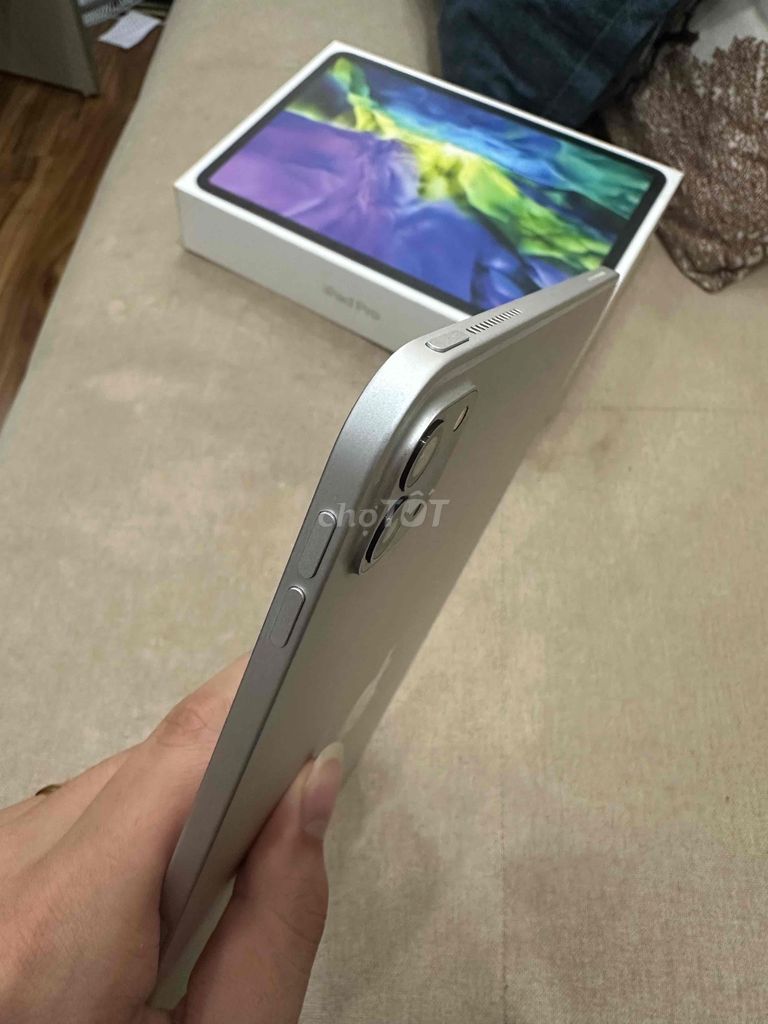 Apple iPad Pro 2020 128GB Bạc. Mua bán Máy tính bảng tại Quận Hoàng Mai Hà Nội được đăng bởi Nguyễn Thịnh hình 1