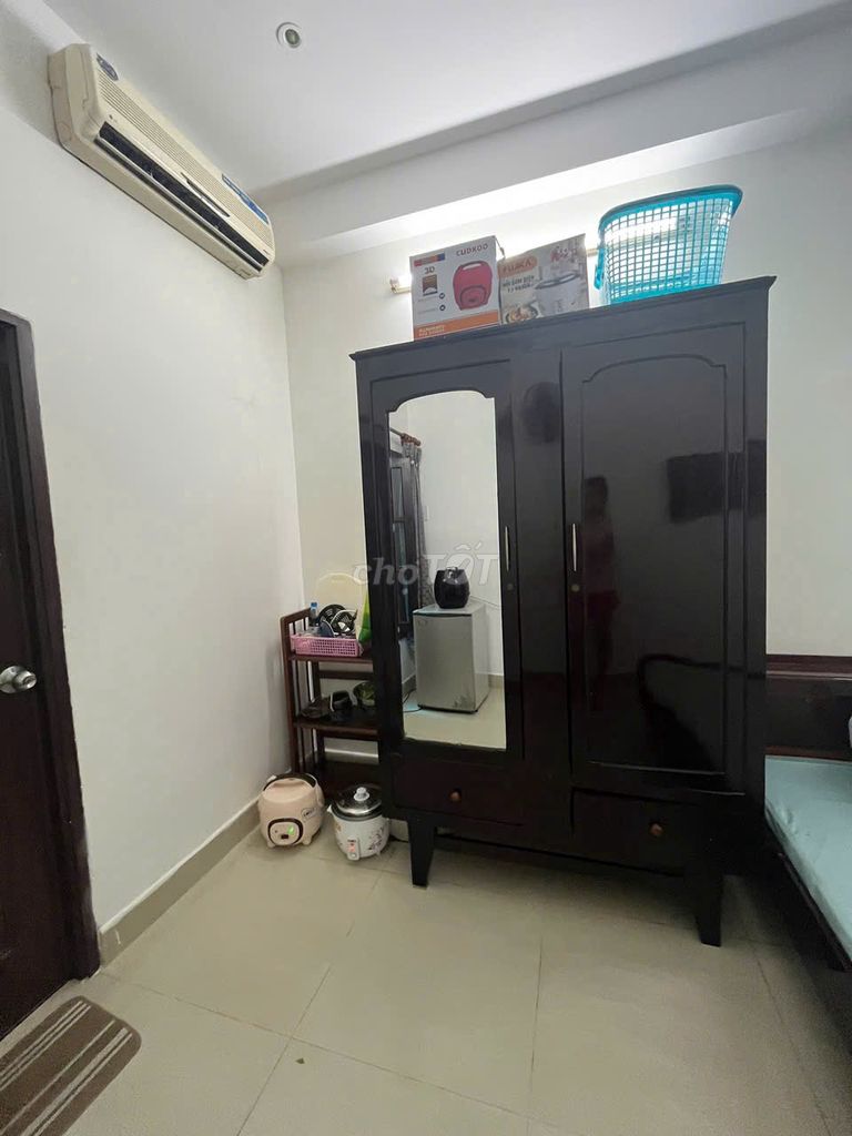 Cho thuê phòng CHDV 20m2 hẻm 18A Nguyễn Thị Minh Khai Quận 1 Giá 4.9tr