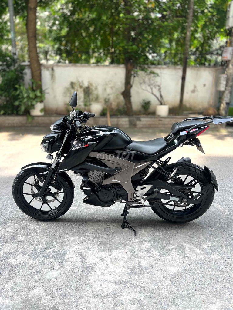 Xe Máy Anh Thao GSX S 150cc màu đen. Mua bán Xe máy tại Quận Cầu Giấy Hà Nội được đăng bởi shop xe may cũ anh thao hình 1