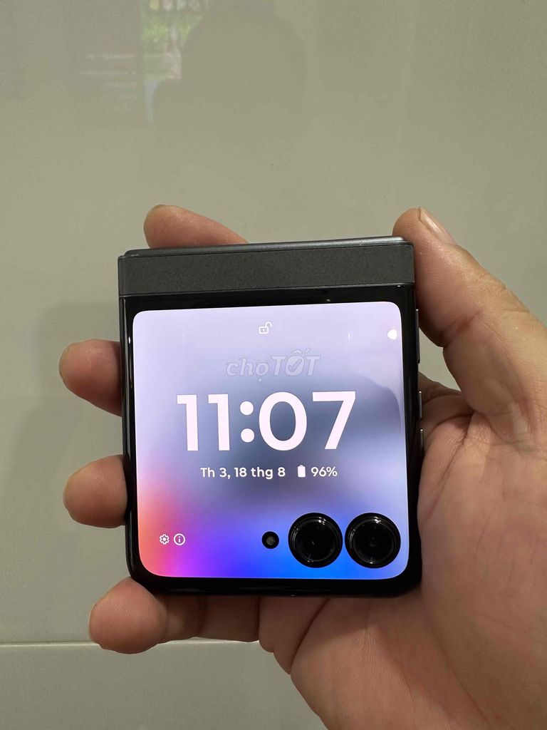 Motorola RAZR 8G 256G Xám Like New. Mua bán Điện thoại tại Quận 10 Tp Hồ Chí Minh được đăng bởi nguyễn thanh phong hình 1