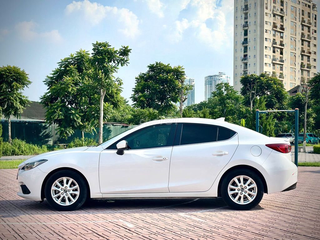 Chính chủ bán Mazda 3 2016 1.5 AT Sedan - 8v km. Mua bán Ô tô tại Quận Long Biên Hà Nội được đăng bởi Lê Quang hải hình 3