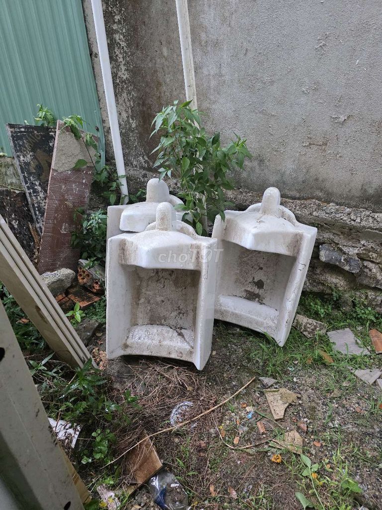 Bồn tiểu nam Toto Sứ Trắng. Mua bán Thiết bị vệ sinh, nhà tắm tại Quận Liên Chiểu Đà Nẵng được đăng bởi đoàn hường hình 1