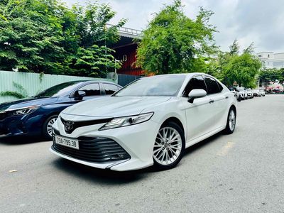 Toyota Camry 2.5Q 2021 Trắng 31.000 km