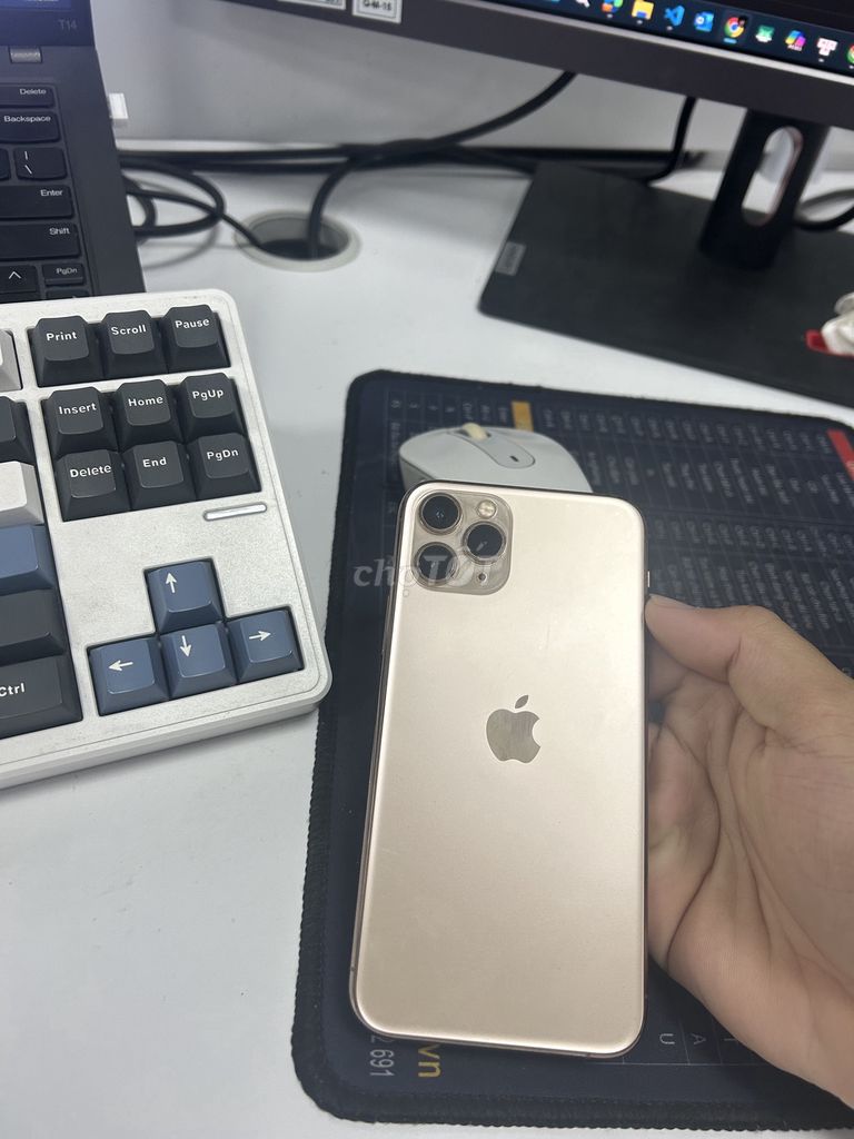 Apple iPhone 11 Pro 64GB Vàng. Mua bán Điện thoại tại Quận Thanh Khê Đà Nẵng được đăng bởi Đô Nguyễn hình 1