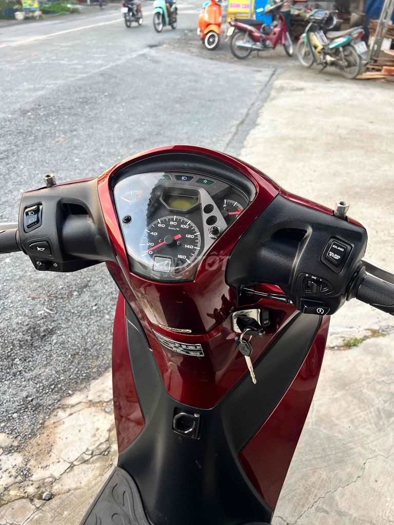 SH 125 2014 xe đẹp Máy Zin (trả góp). Mua bán Xe máy tại Huyện Lai Vung Đồng Tháp được đăng bởi Cửa Hàng Xe Gắn Máy PHONG uy tín hình 6