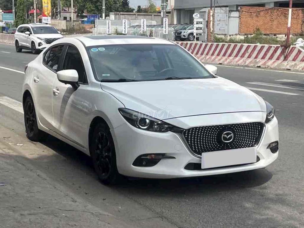 Mazda 3 2019 1.5L Luxury - 75000 km