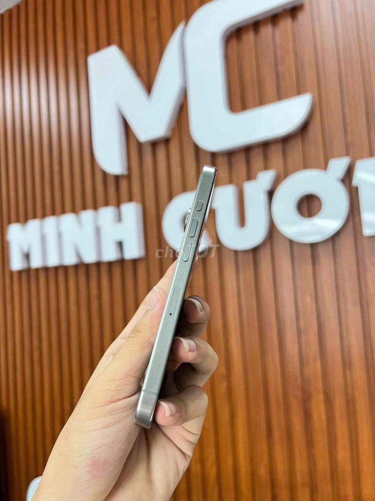 iPhone 15 Pro TiTan 128GB Zin Nguyên Bản VN/A. Mua bán Điện thoại tại Huyện Thuỷ Nguyên Hải Phòng được đăng bởi Cửa hàng Minh Cương Mobile Ngã 3 VSIP Thủy Nguyên  Hải Phòng  hình 1