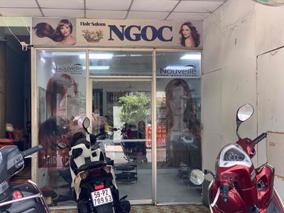 2 NỮ THỢ PHỤ LÀM TÓC P. NHIÊU LỘC