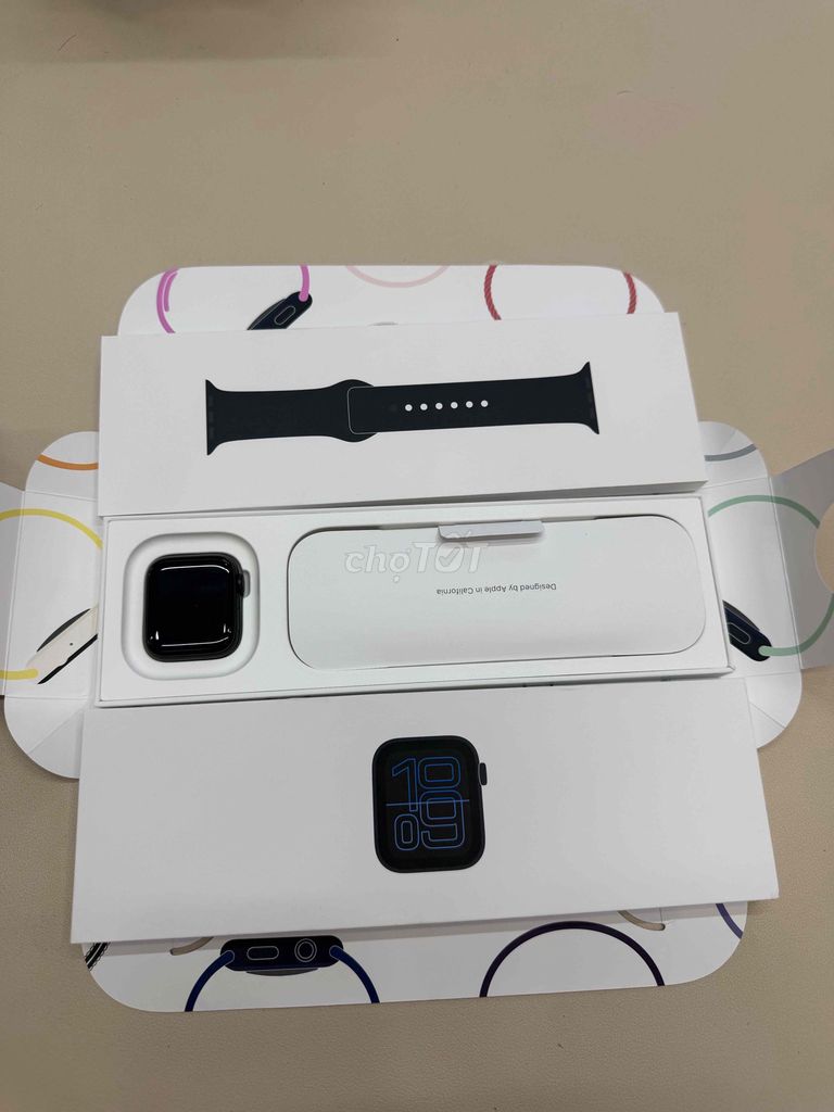 Apple Watch SE Gen 3 40mm/2026  Đen Mới fulbox. Mua bán Thiết bị đeo thông minh tại Quận Tân Bình Tp Hồ Chí Minh được đăng bởi Shop Trung Văn Apple Watch hình 1