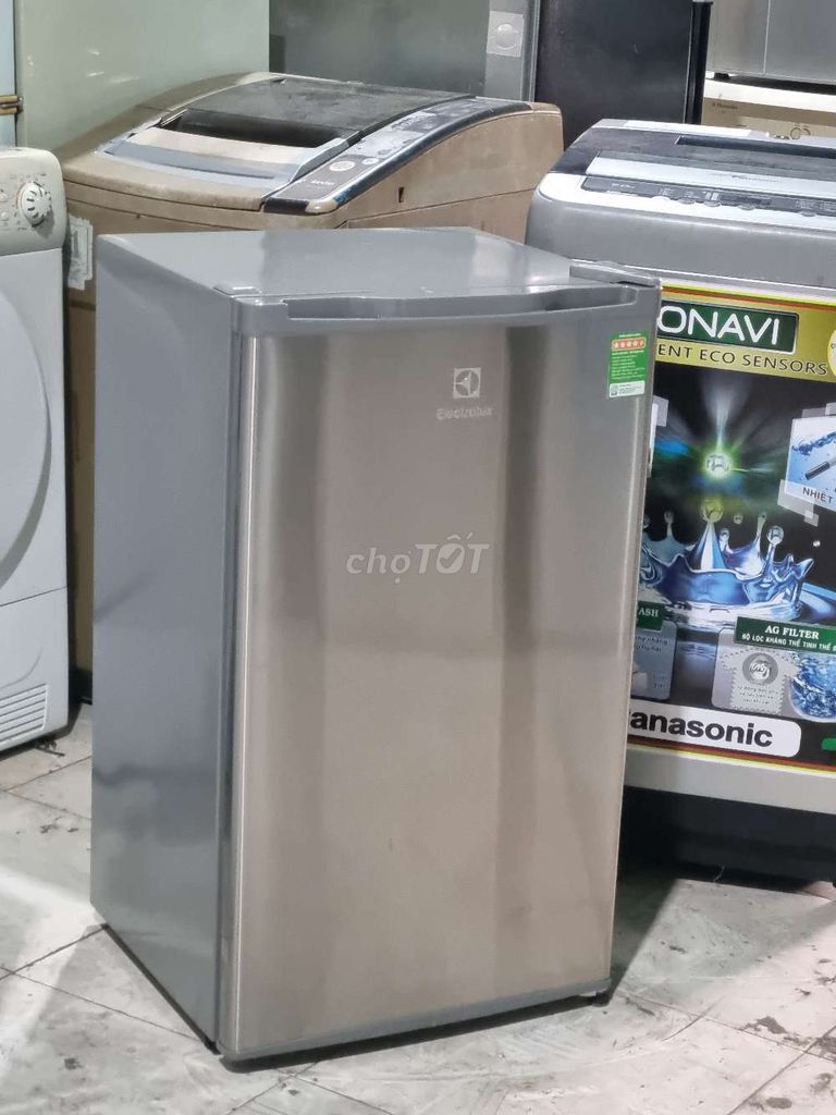 Tủ lạnh Electrolux 93L zin chạy tốt