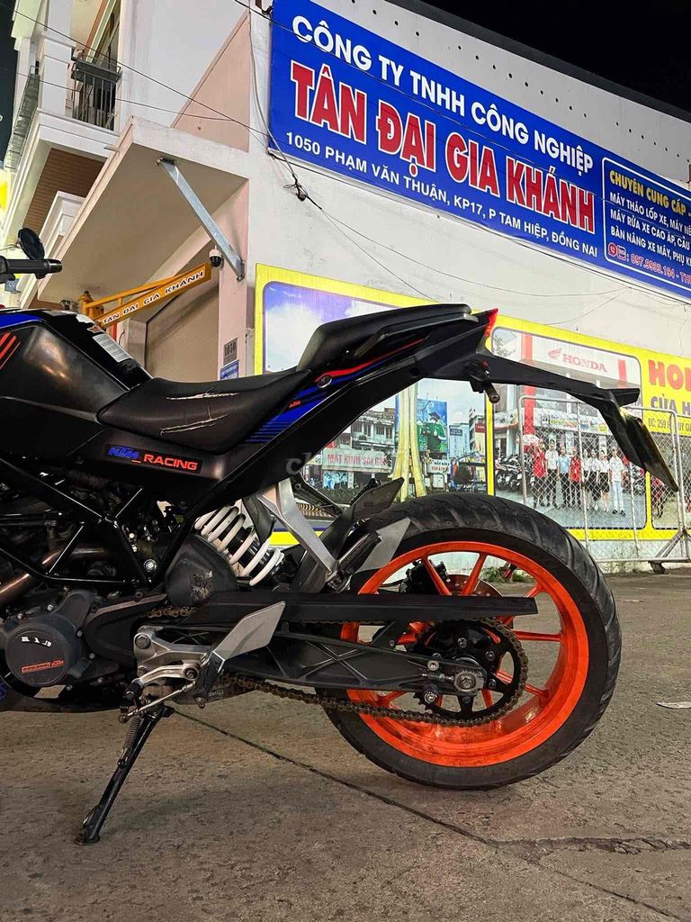KTM Duke 200 2019 BSTP CHÍNH CHỦ KÝ MUA BÁN. Mua bán Xe máy tại Quận Bình Tân Tp Hồ Chí Minh được đăng bởi Minh Chánh hình 4