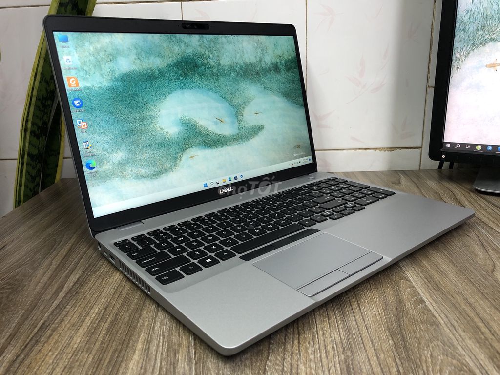 Dell Latitude 5511 i7 1085H➢16GB➢256GB➢VGA rời