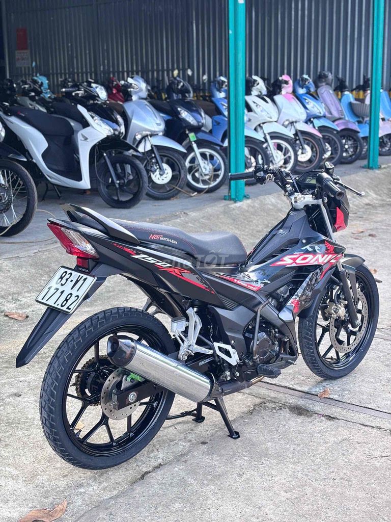 Honda Sonic 150 Đen đỏ. Mua bán Xe máy tại Thị xã Bến Cát Bình Dương được đăng bởi xe máy trả góp tín nghĩa  hình 5