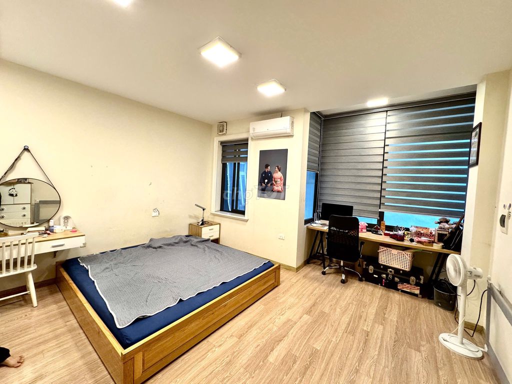 Siêu Phẩm Tôn Đức Thắng – CCMN 7 Tầng Thang Máy – Dòng Tiền – Gần Ô Tô