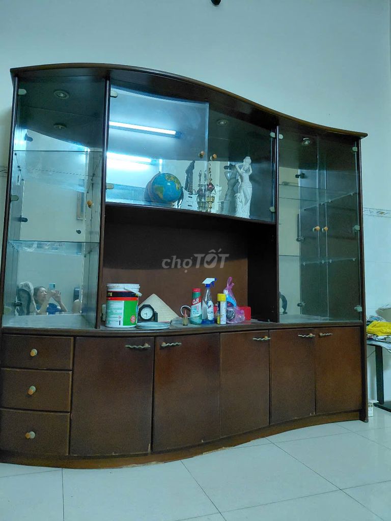 Tủ trưng bày gỗ kính. Mua bán Tủ, kệ gia đình tại Quận 6 Tp Hồ Chí Minh được đăng bởi Kim Hoa hình 1