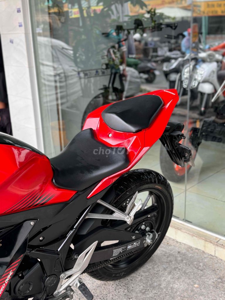 Cần bán Honda CBR150R 2021 Biển 60 9 chủ Xe zin. Mua bán Xe máy tại Quận Bình Tân Tp Hồ Chí Minh được đăng bởi Việt Motor Bình Tân hình 5