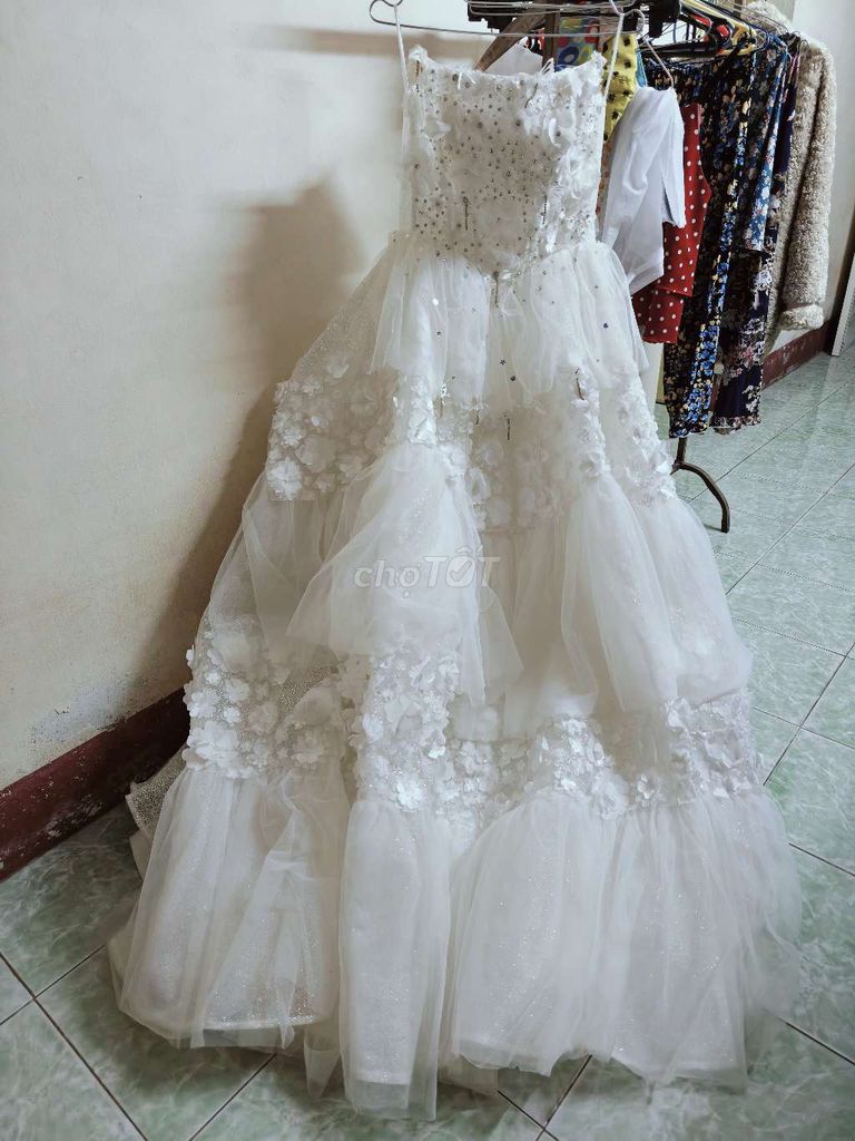 Váy cưới nữ trắng đã qua sử dụng. Mua bán Quần áo tại Huyện Phong Điền Cần Thơ được đăng bởi Thi hình 1