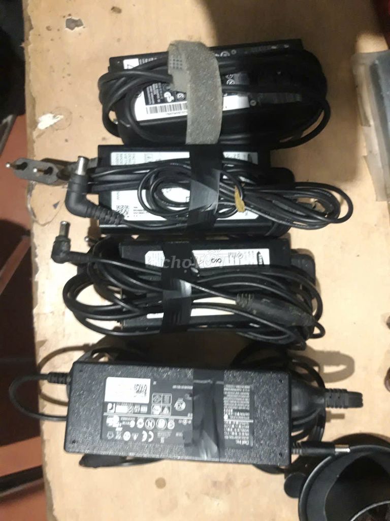 màn hình Dell, sạc Dell chân kim nhỏ 90W . Mua bán Phụ kiện (Màn hình, Chuột...) tại Quận Hà Đông Hà Nội được đăng bởi Rhythm hình 1